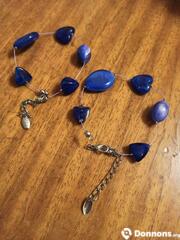 Lot de 2 bracelets à fil argenté & perles bleues
