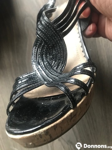 Chaussures compensées vernis noir & liège P37