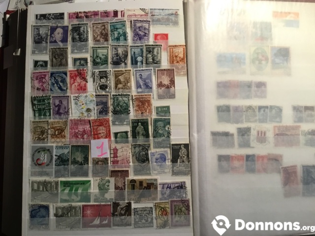 Une page par lot timbres Italie