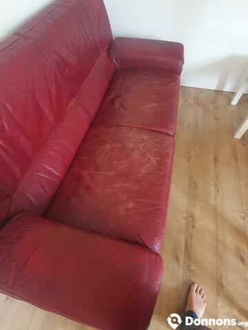 Canapé rouge en cuir BE