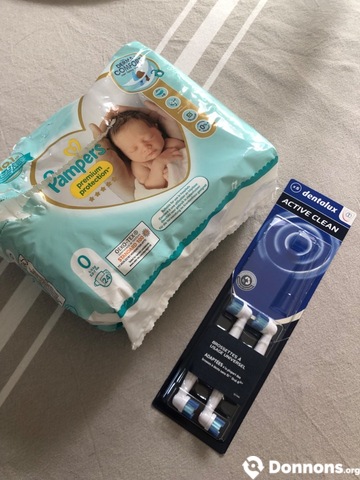 Couches bébé et recharge de brosse à dents