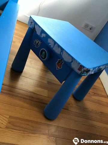 Lit enfant IKEA + table de chevet