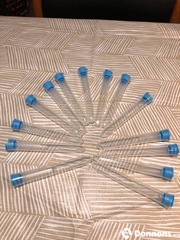 Flûtes contenant en plastique neuves