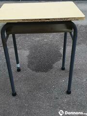 Photo Ancienne table d'école