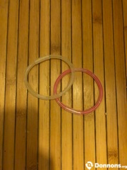 2 Bracelets en plastique « démontables »
