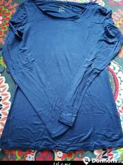 Photo T-shirt bleu marine fluide manches longues 14 ans