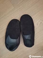 Chaussons taille 43 urgent a retirer aujourd'hui