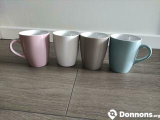 Lot de 4 tasses / mugs