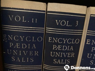 10 encyclopédies Universalis