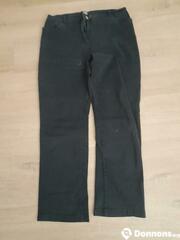Pantalon noir coton T 42