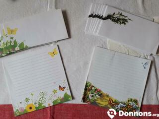 Papiers à lettre et enveloppes