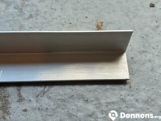 Equerre Aluminium 2 cm par 2 cm - Longueur 1 m