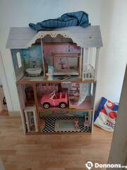 Maison de barbie et autres jouets