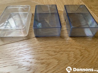 Petites boites en plastique, type carte de visite