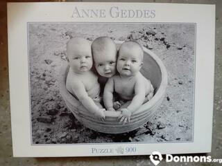 Puzzle "3 bébés dans un pot à fleurs"