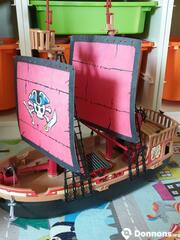 Bateau pirate Playmobil