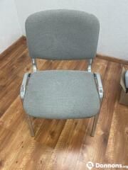 Photo 2 chaises grises