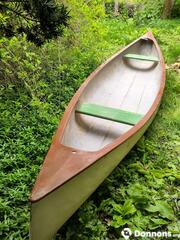 Canoe en fibres de verre long 4.40m, largeur 90cm