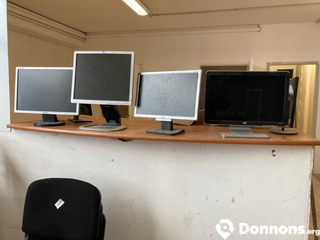 Lot de 5 écrans + claviers