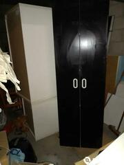 Photo Armoire IKEA porte noire