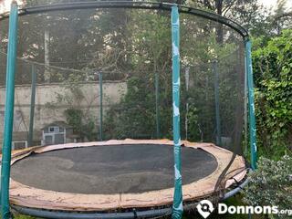 Grand trampoline à Fontaines sur Saone