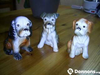 Lot de 3 petits chiens en céramique