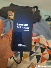 Samsung Galaxy A50, pochette de protection