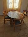 Table ovale et 4 chaises